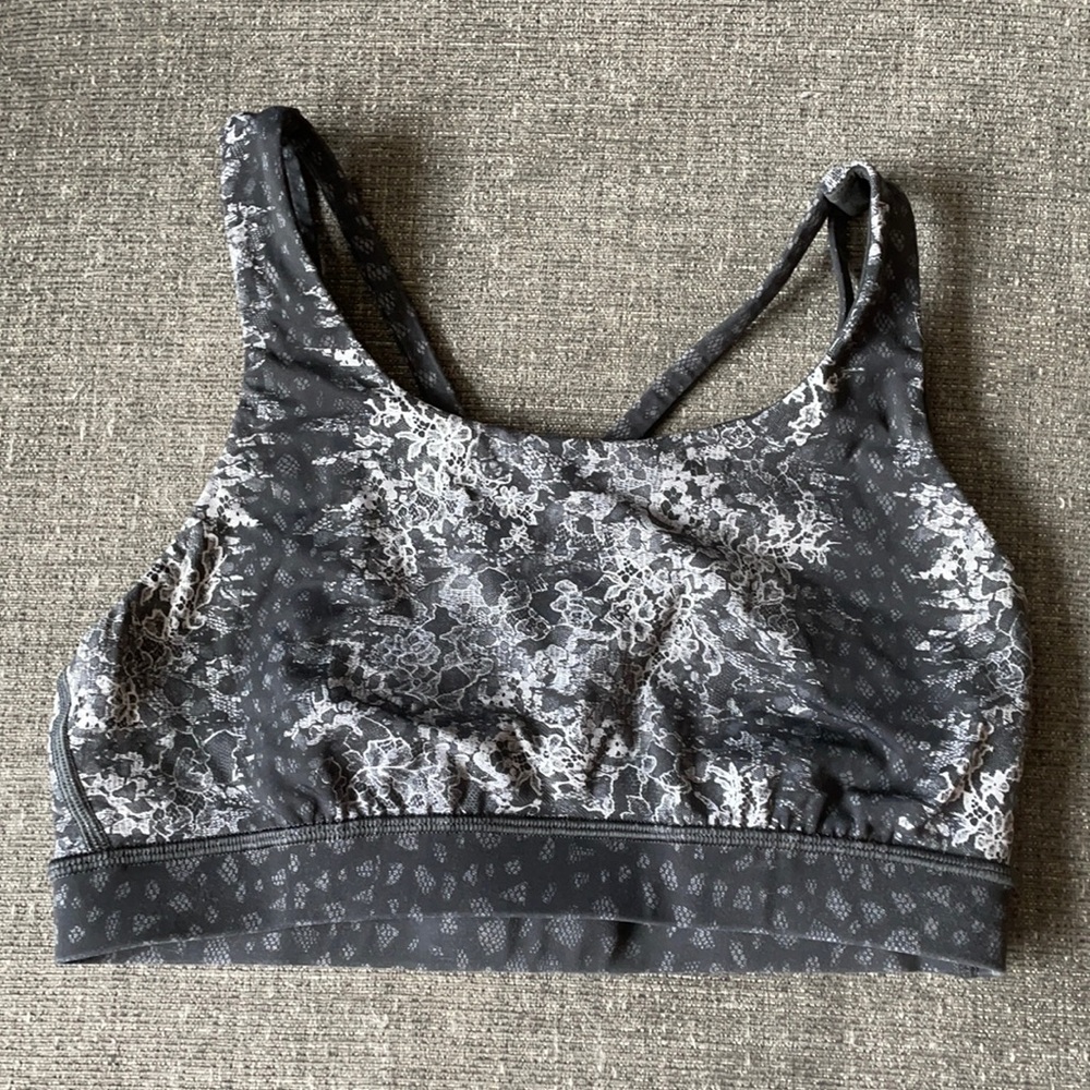Lululemon sports bra, size 6